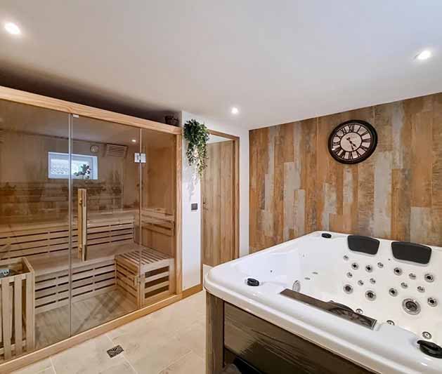 L'espace bien-être avec jacuzzi, Sauna, Hammam